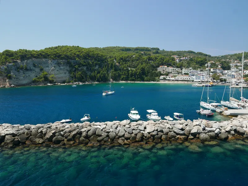 Πατητήρι, το λιμάνι της Αλοννήσου που πήρε το όνομα του κρασιού