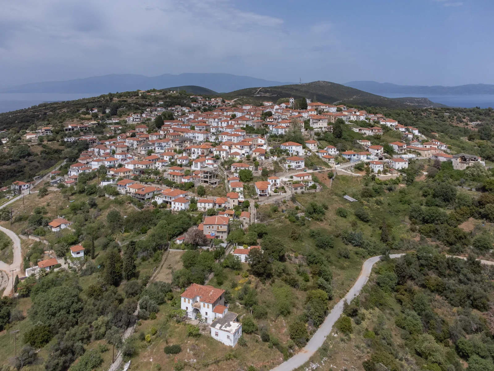 Το Τρίκερι από ψηλά, στην άκρη της χερσονήσου του Πηλίου