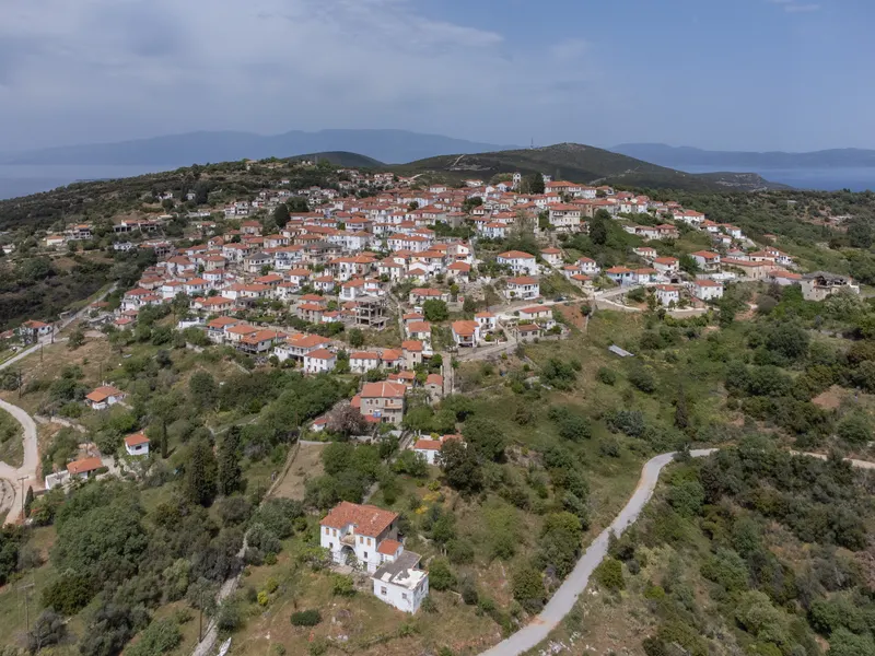 Το Τρίκερι από ψηλά, στην άκρη της χερσονήσου του Πηλίου